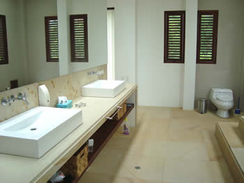 Ba&ntilde;o habitaci&oacute;n principal - Ver imagen ampliada