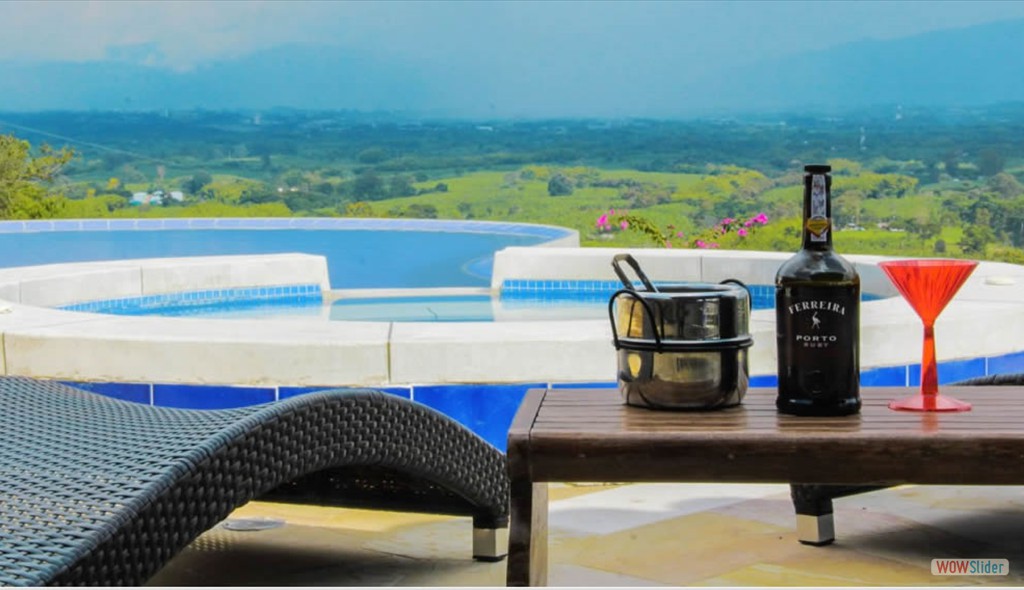 5_piscina_licores